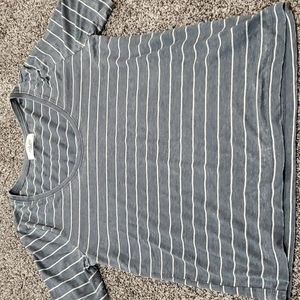 Carly Jean Los Angeles Gray Striped Short Sleeve Tee
